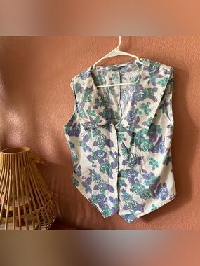 Vintage 90s Button Down Floral Collared Shirt